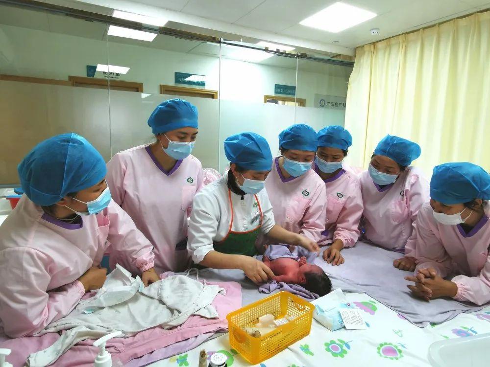 蒙自市妇婴监护型护送